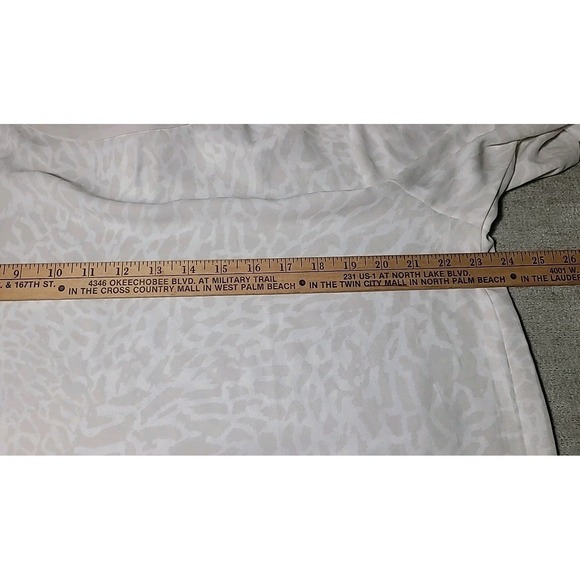 Ann Taylor Loft Giraffe Print Long Sleeve Flowy Dressy Blouse Women's XL - Picture 6 of 8